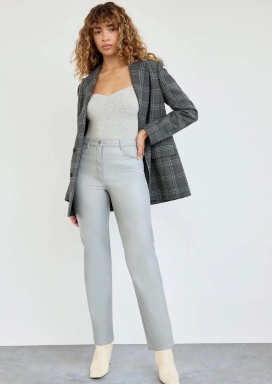 Aritzia Wilfred The Melina Vegan Leather Pants Size 4 Light Gray